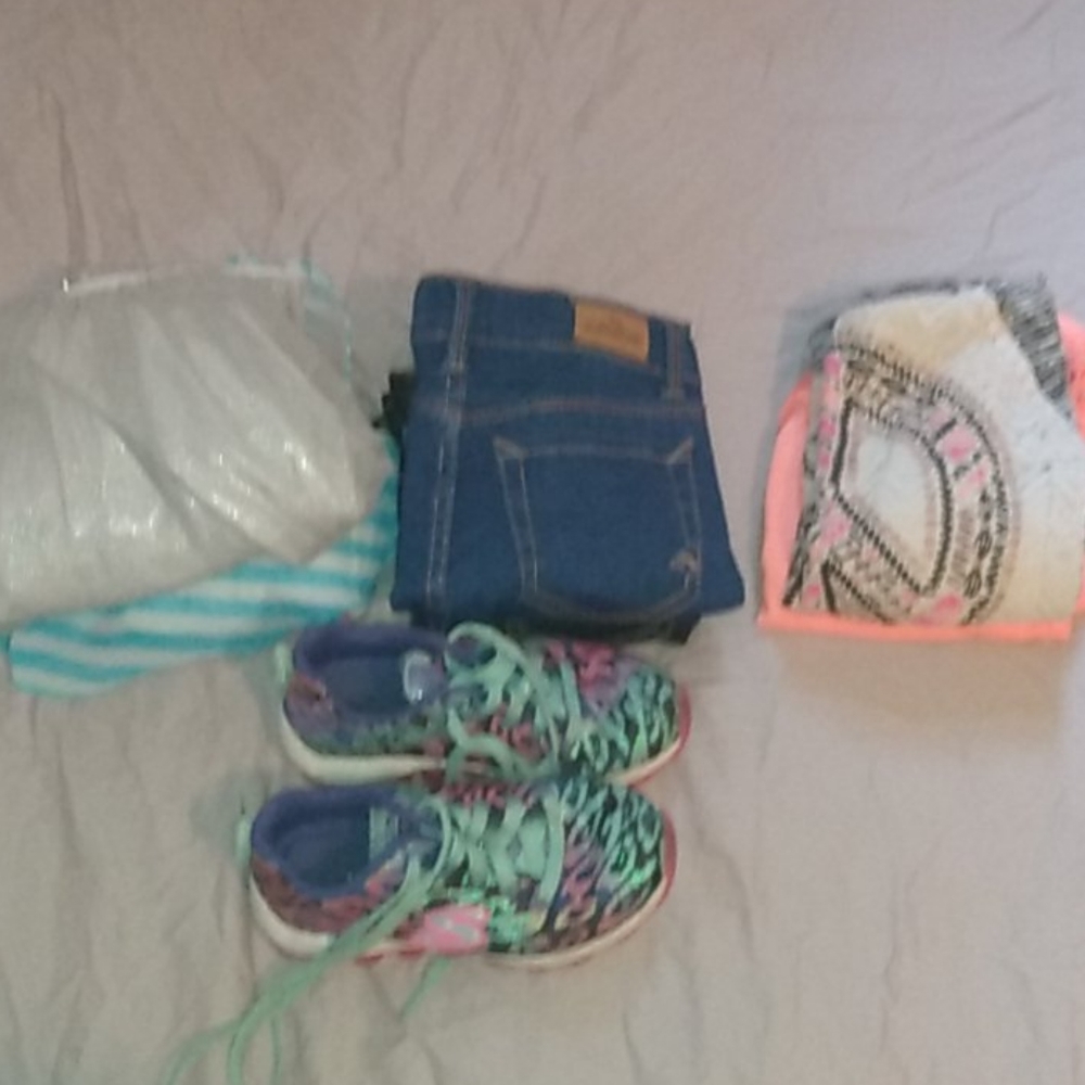 2 shirts 2 pairs of pants 1 pair of shoes dresses